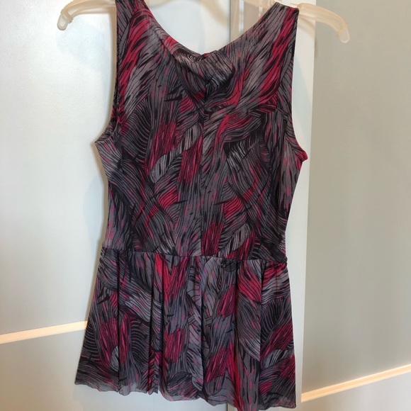 Sleeveless pattern peplum top - Picture 3 of 5